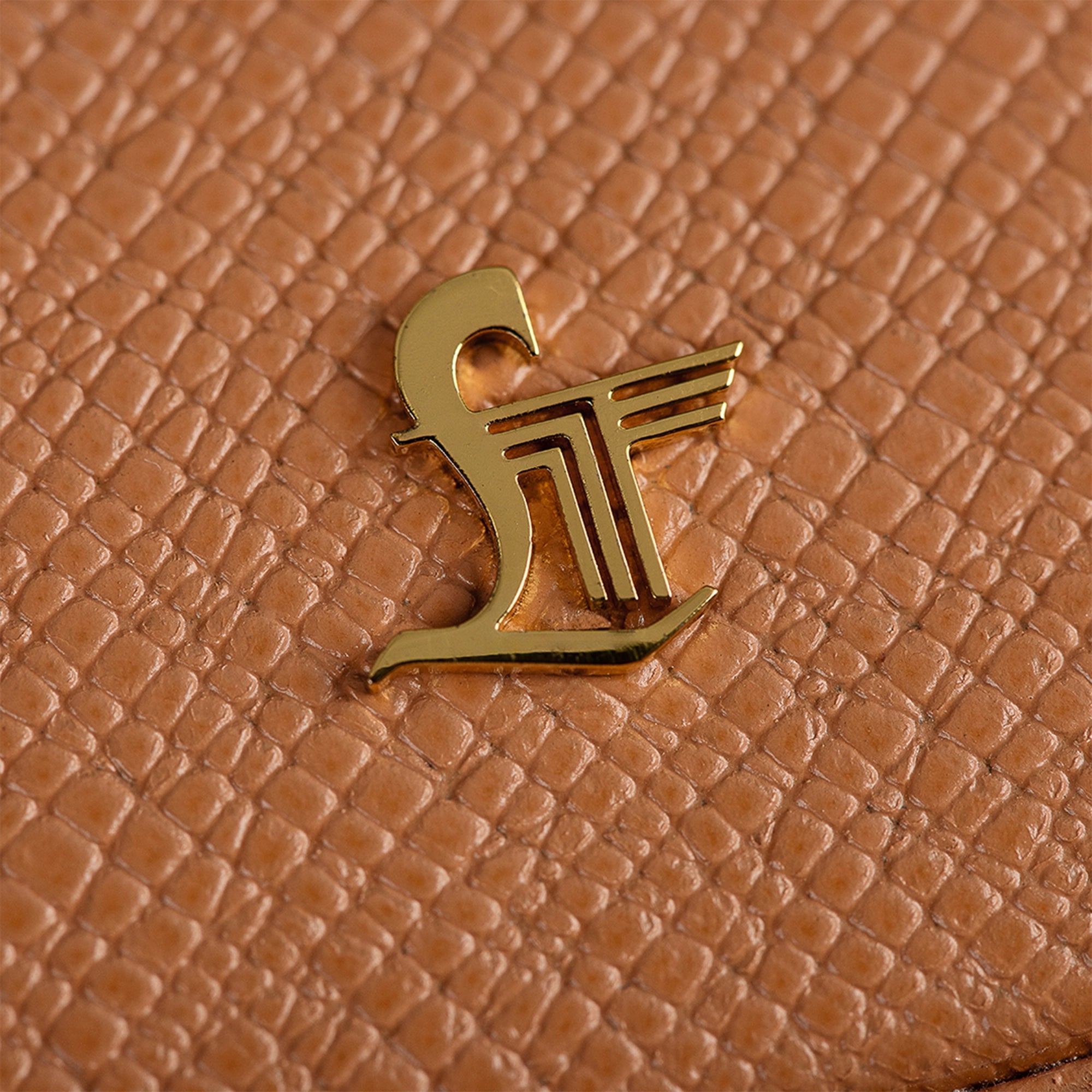 "Jewellery box
Leather travel jewellery case
Leather jewellery box
Travel friendly Jewellery case"