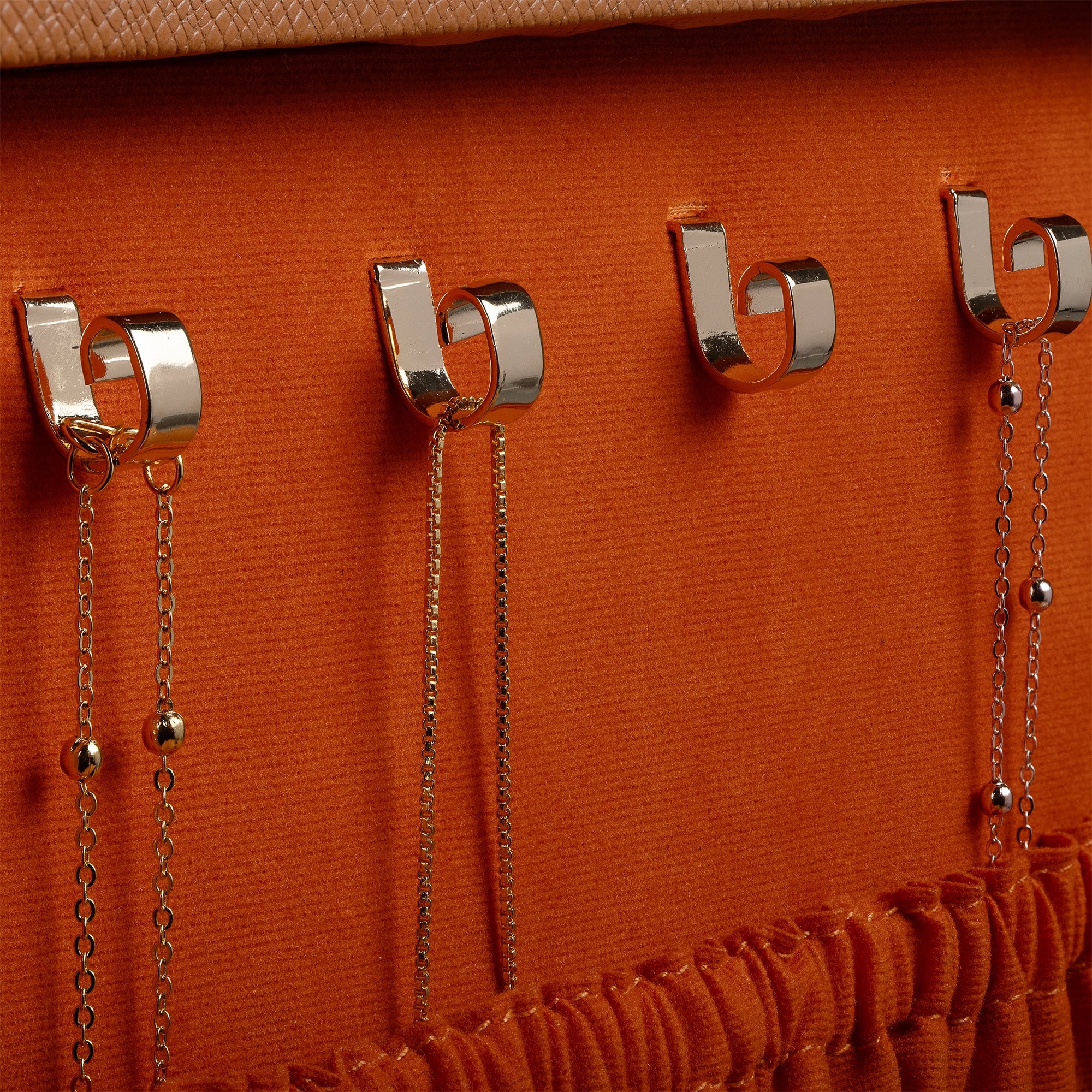 "Leather jewellery box
jewellery box
Jewellery organizer"