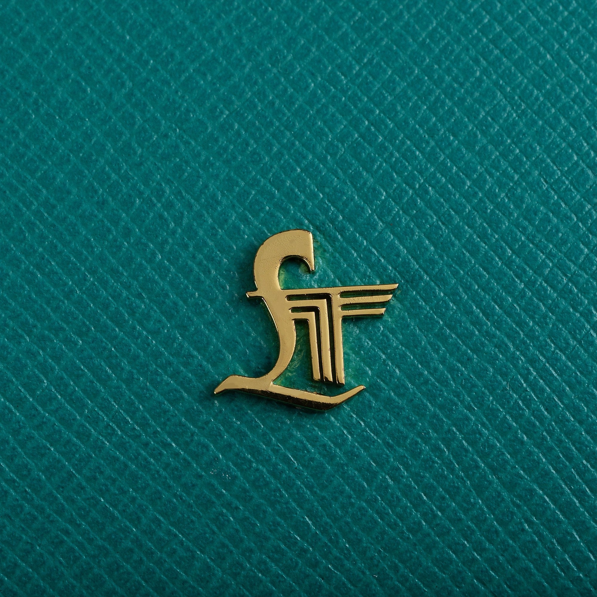 "Jewellery box
Leather travel jewellery case
Leather jewellery box
Travel friendly Jewellery case"