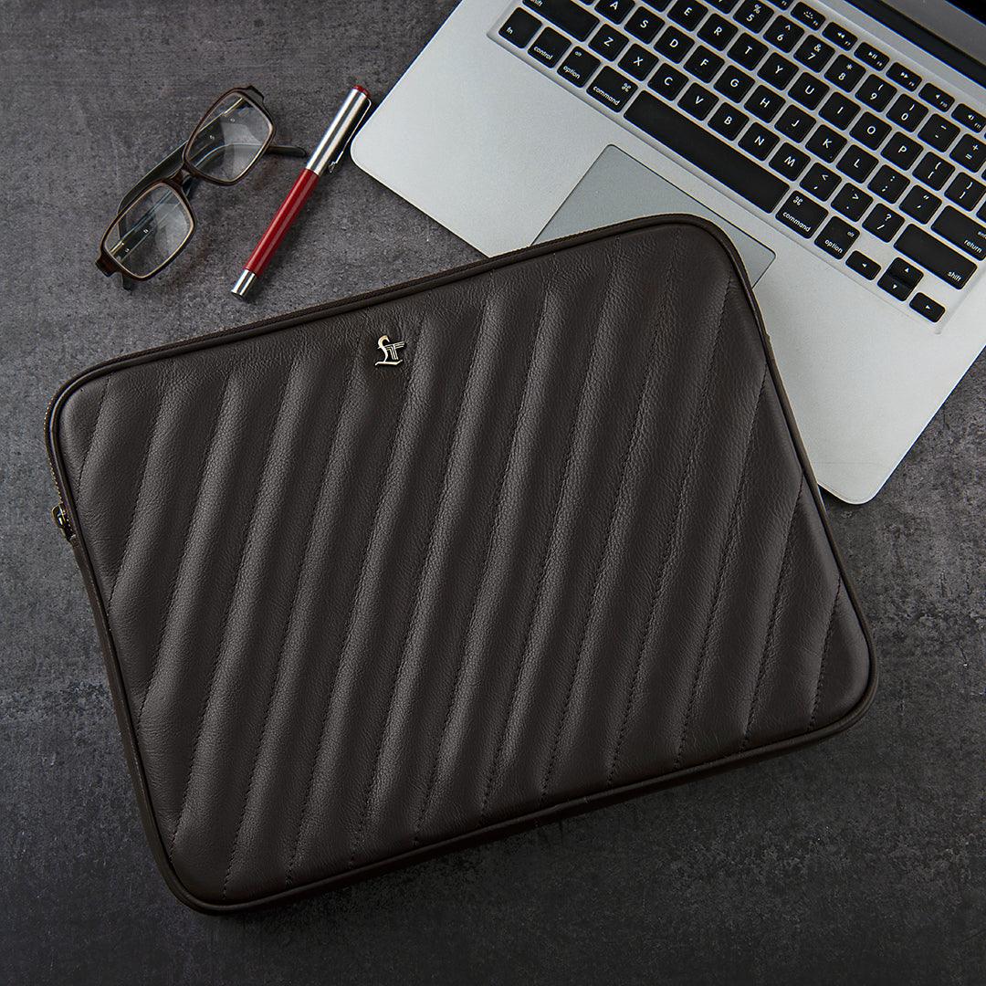 Laptop Sleeve II - Leather Talks