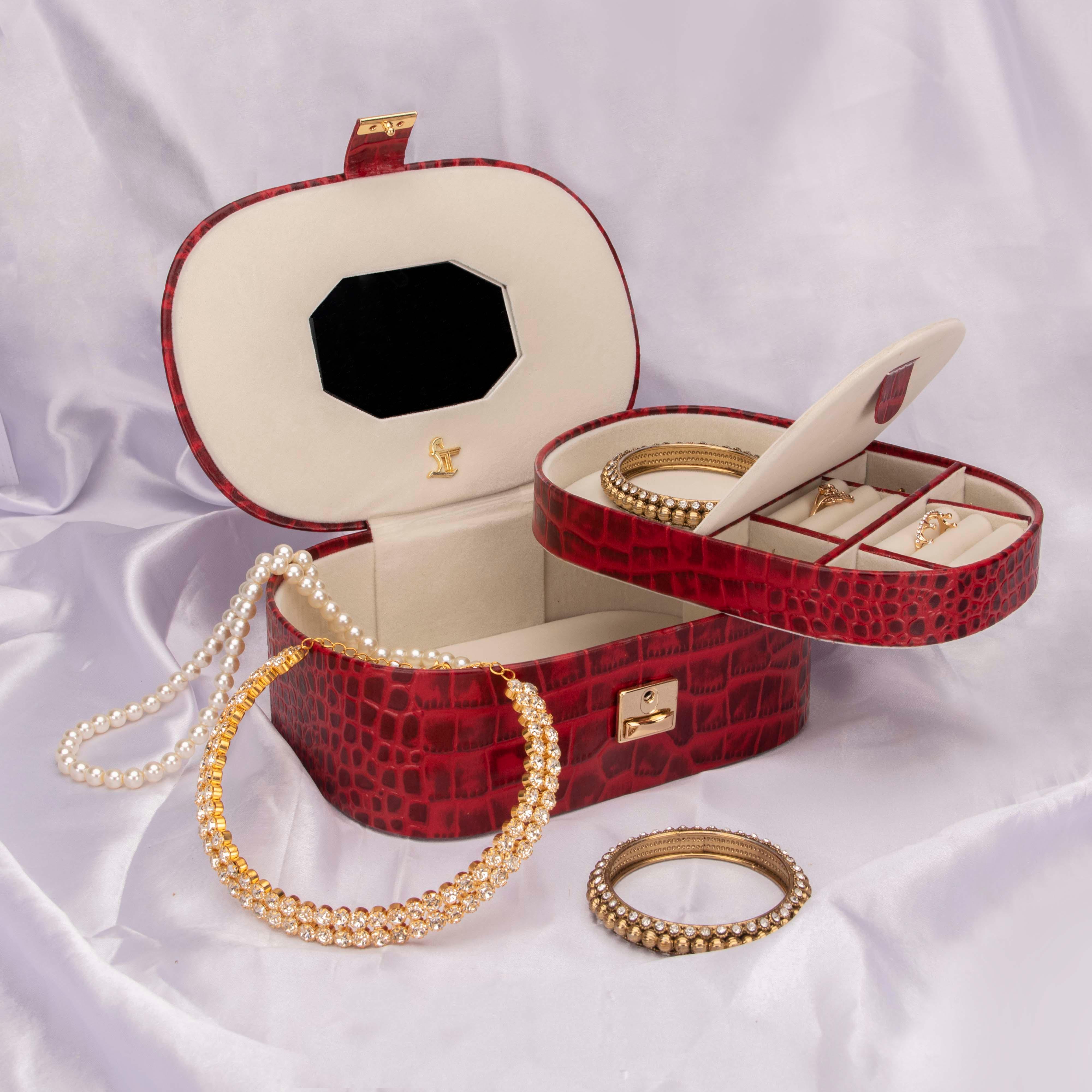 Jewellary Box III - Leather Talks