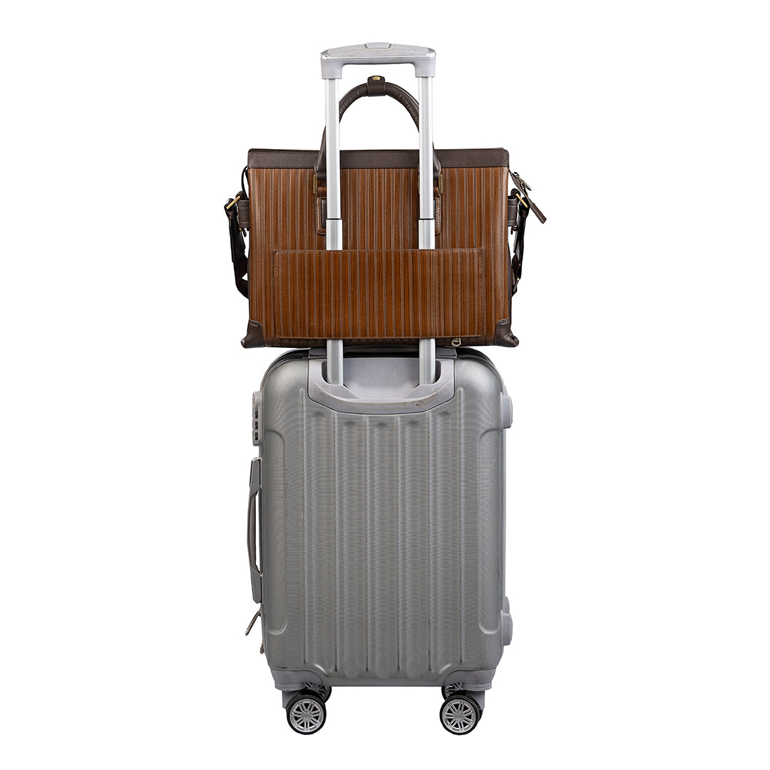 High-end leather laptop case for men, perfect for business professionals and daily office use.Luxury Leather Laptop Bags Men Hyderabad Bangalore Chennei Pune