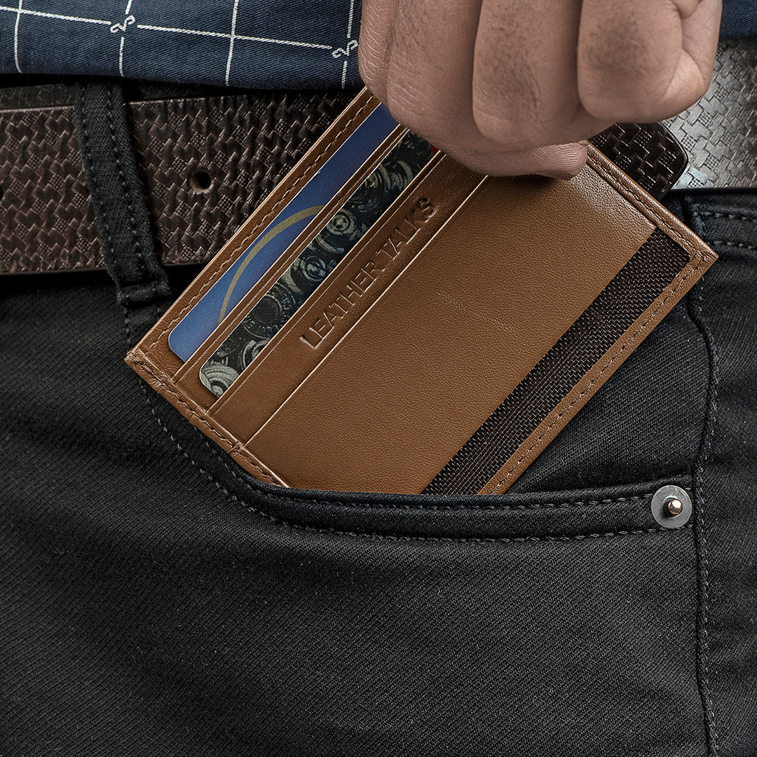 Genuine leather card holder for various cards – Stylish and durable card holder made of premium genuine leather, perfect for storing multiple cards.