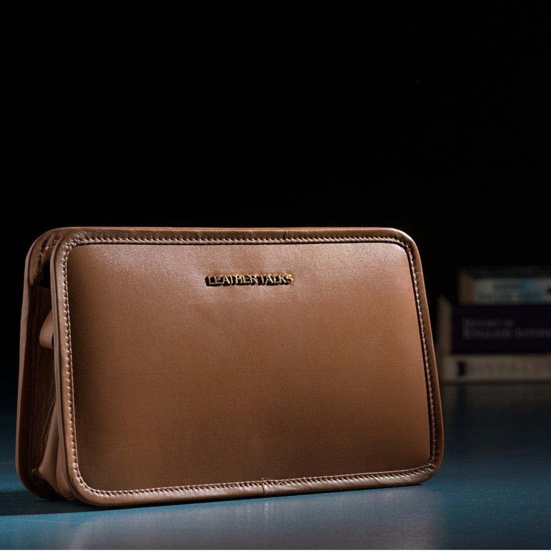 Aaron Pouch IV - Leather Talks