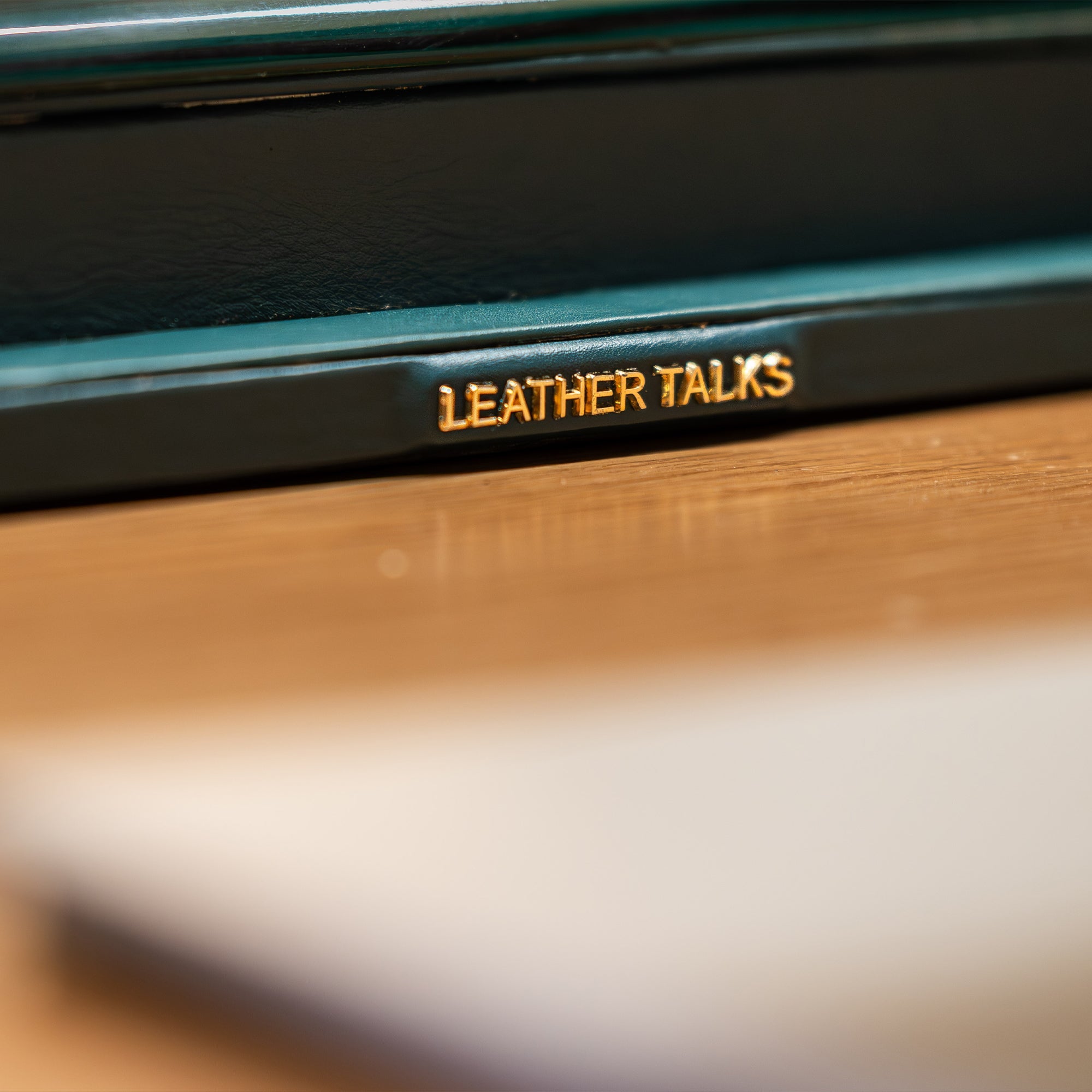 Leather Planner and Desk Organizer Set – A leather planner and desk organizer designed for a tidy office environment.