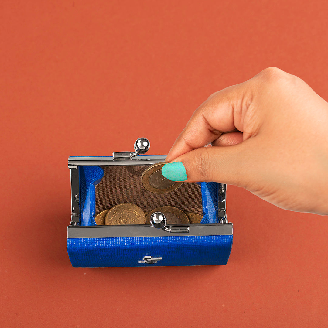 Premium leather coin purse, perfect for organizing coins in a sleek, compact design