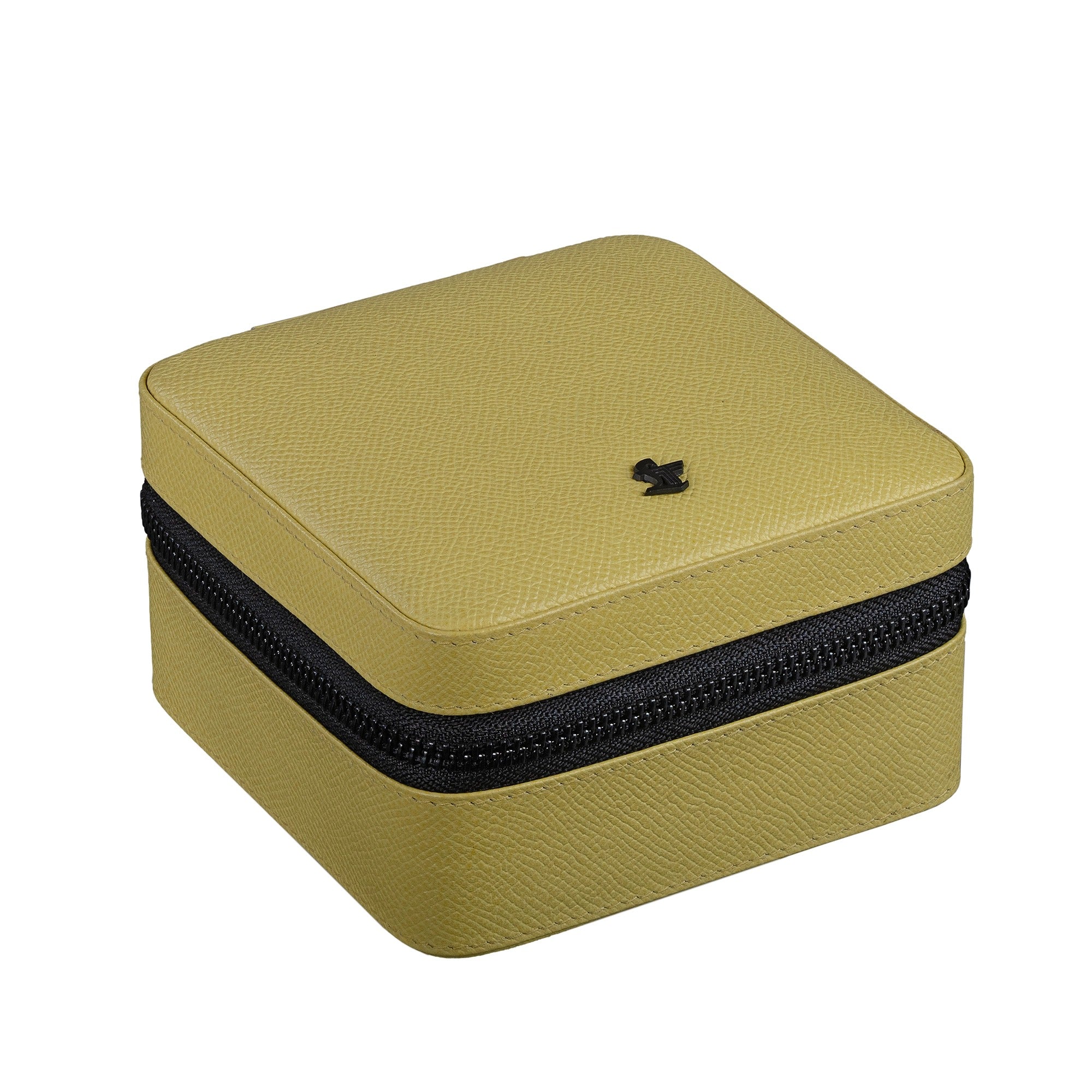 "Jewellery box 
Leather travel jewellery case 
Leather jewellery box 
Travel friendly Jewellery case"