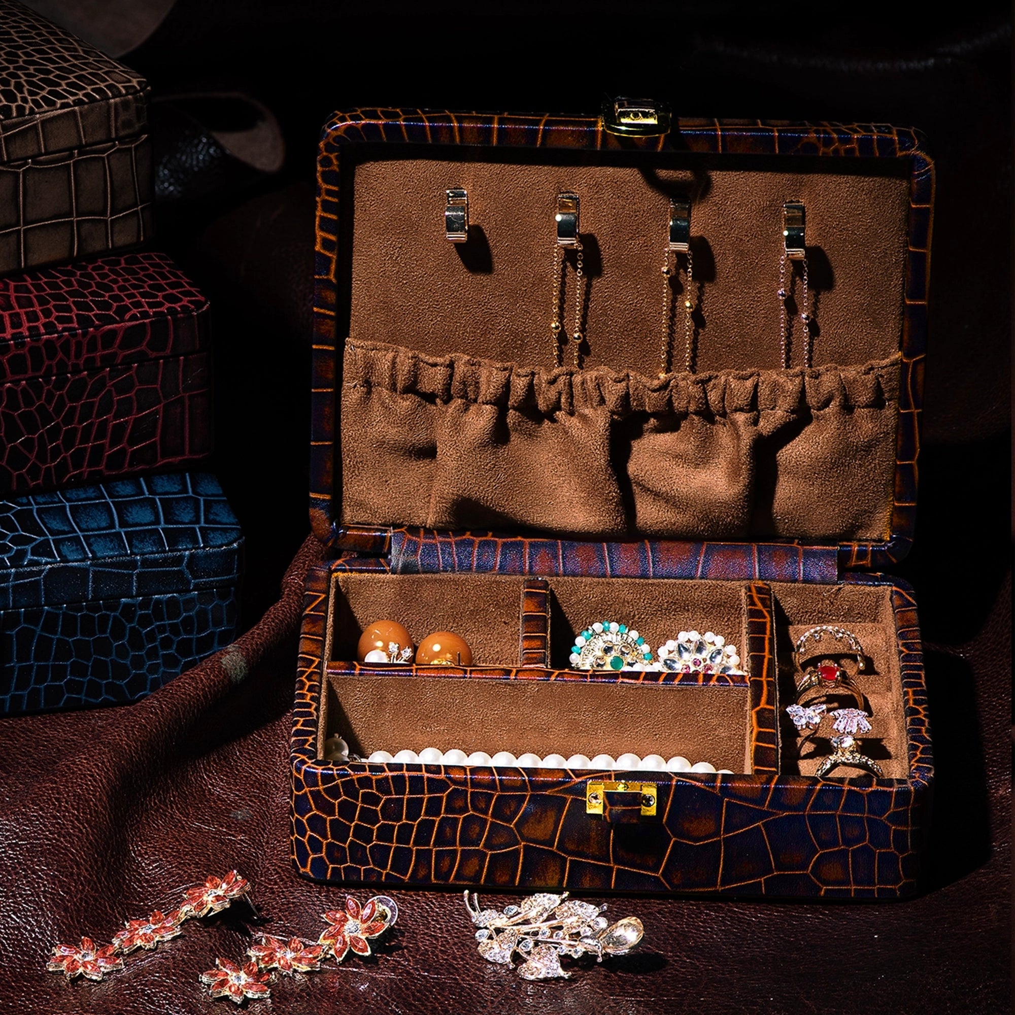 "Leather jewellery box 
jewellery box 
Jewellery organizer"