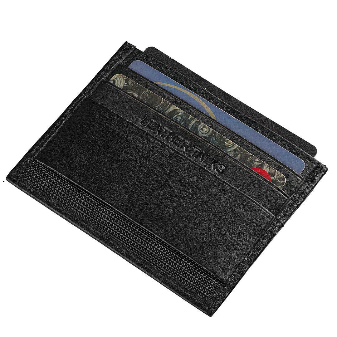 Portable card holder for everyday use – A portable and functional card holder designed for easy access and organization of your essential cards.