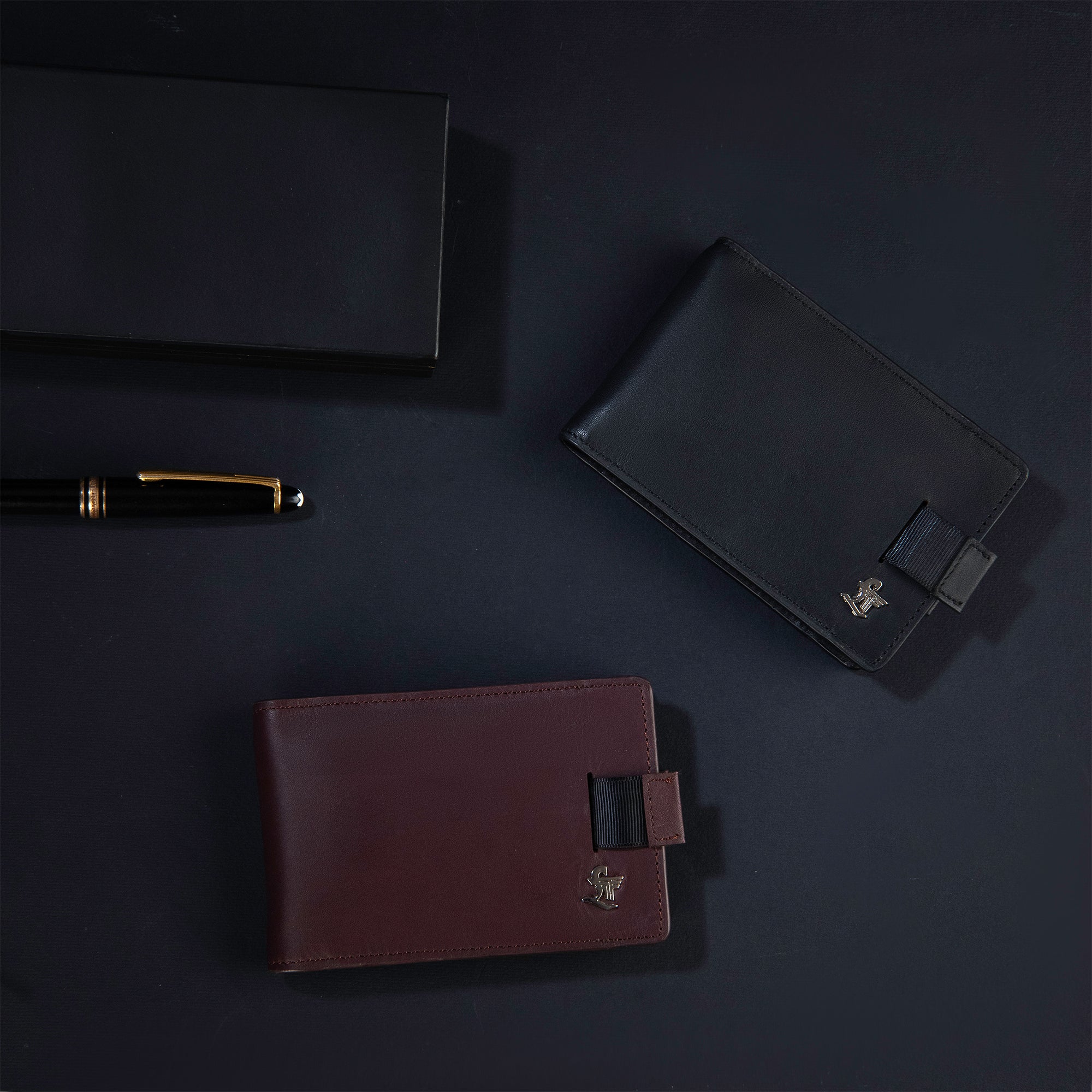 Premium Slim Money Clip Wallet for Men – Crafted from luxury leather with a sleek design for easy carry and secure storage.