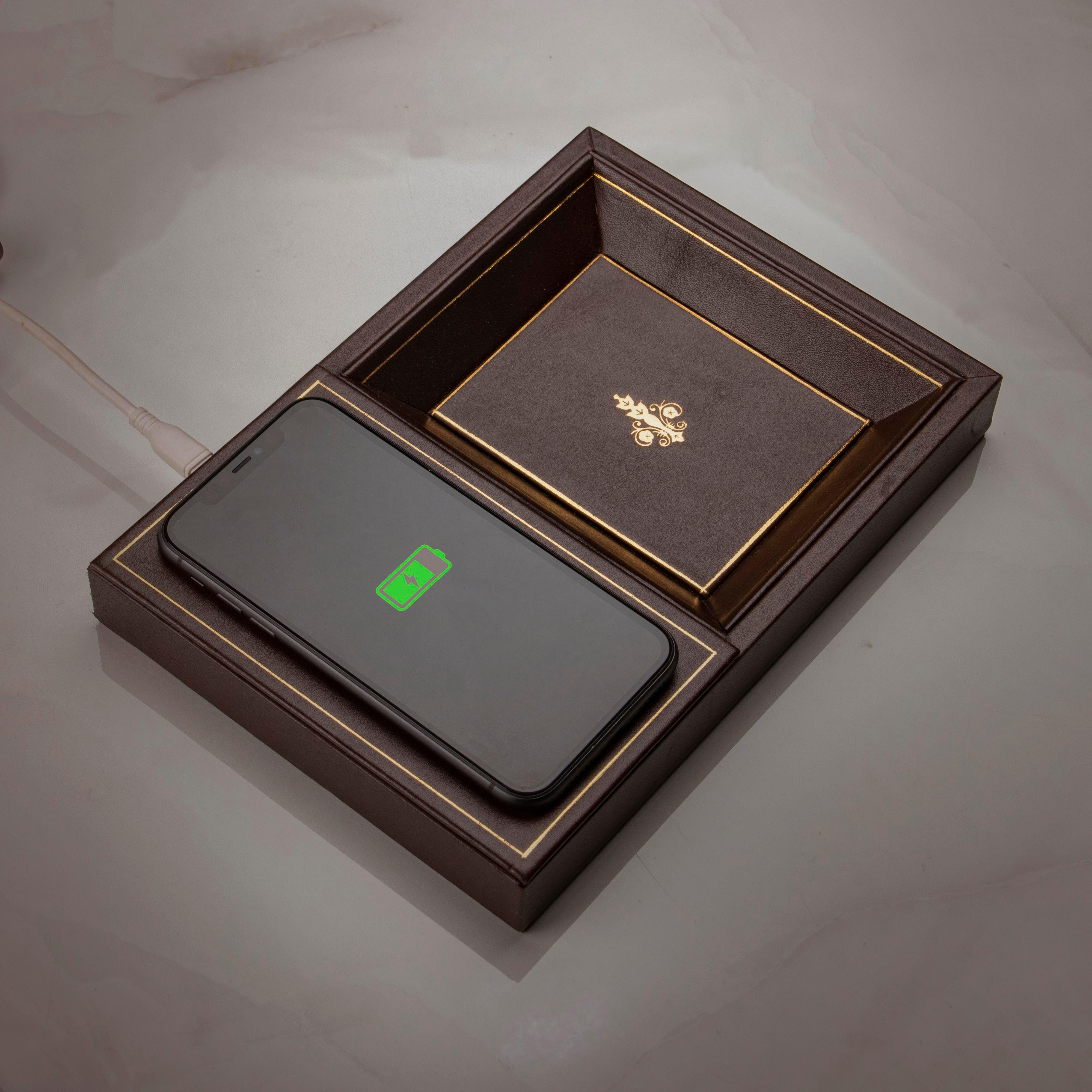 LT Smart Valet Tray With Wireless Charging - Leather Talks 