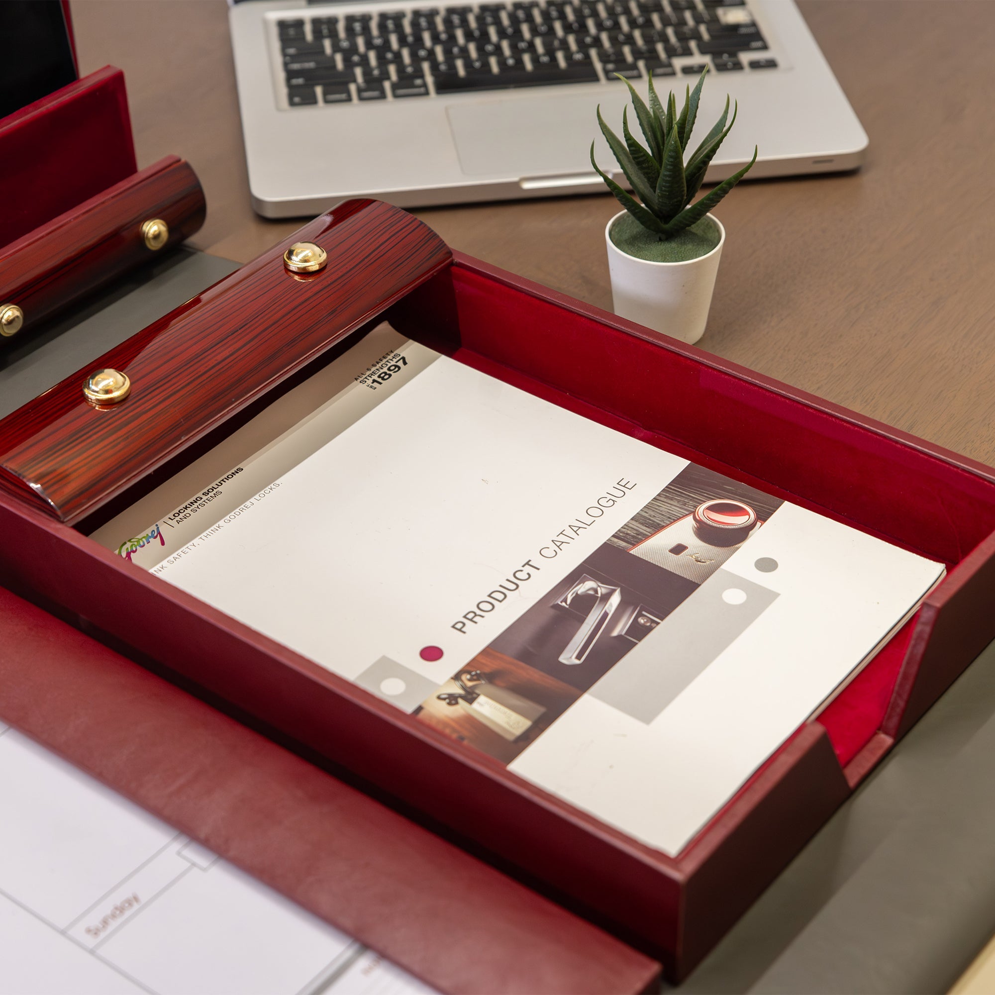 Planner Set for Office Desk Organization – A stylish planner set to enhance your office desk with essential organization tools.