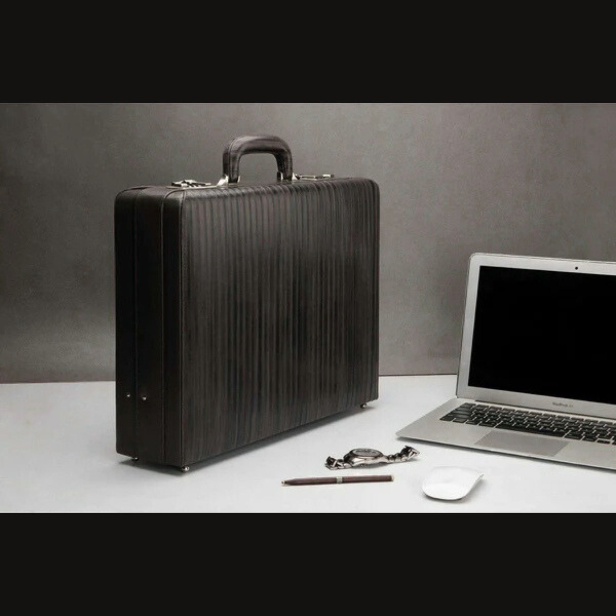 Italian VT Stripe Ruvido Leather Briefcase For Men Equipped With S