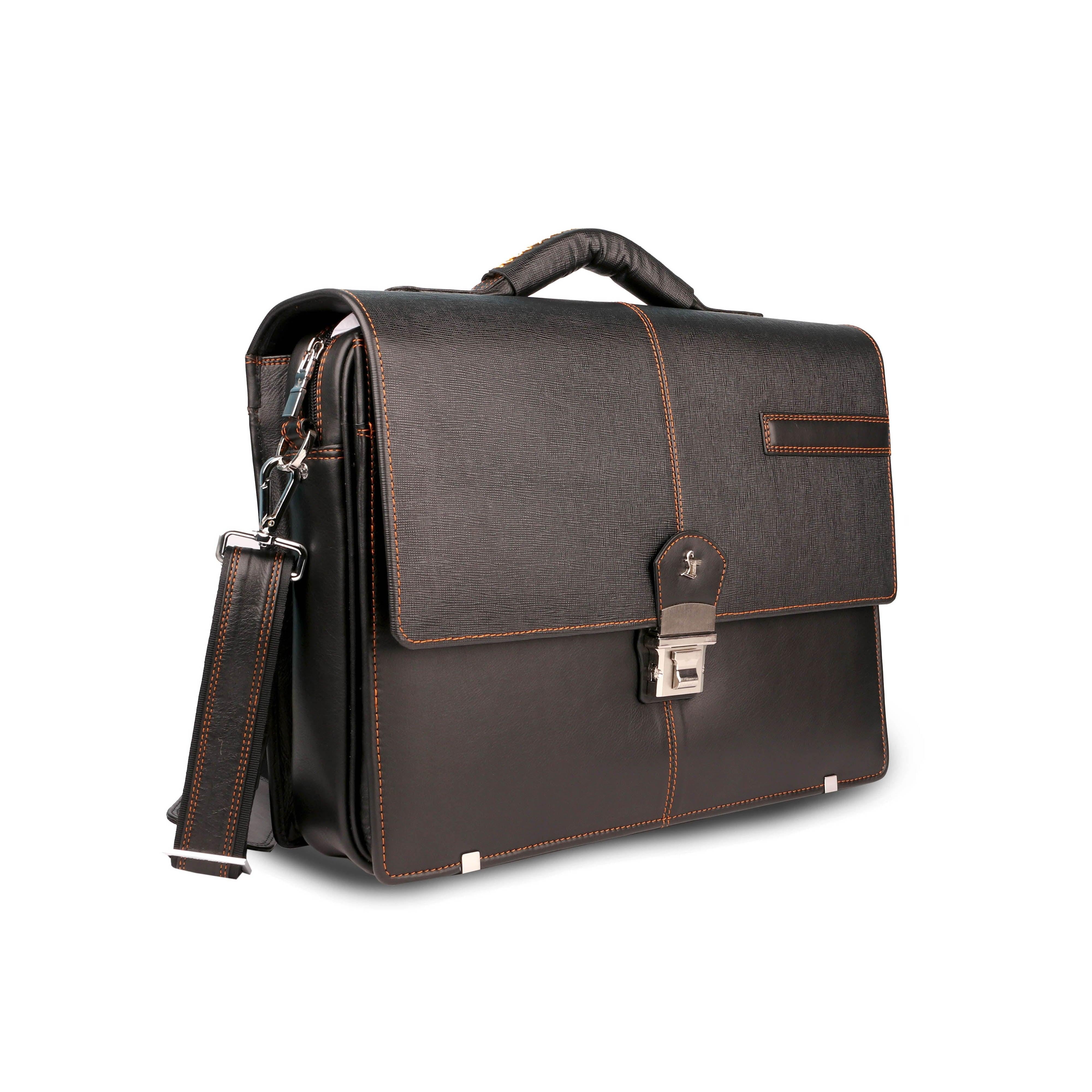 Detachable shoulder strap